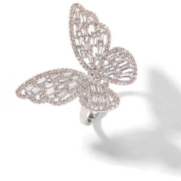 Jewelry - Silver butterfly ring